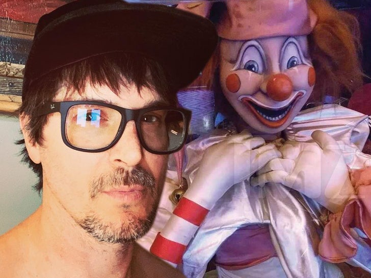 1118-zak-bagans-and-clown-insta-handout-01