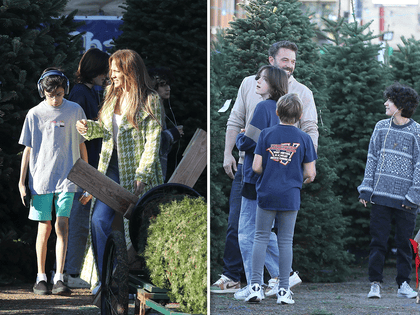 Casey Affleck Spotted Getting Ice Cream With GF On Day Of Ben