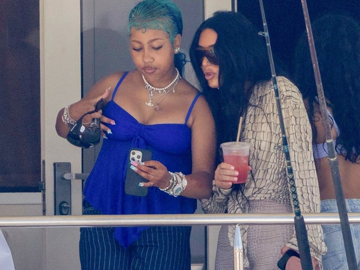 0617-Kim-Kardashian-North-West-Yacht-Birthday-Cabo-Sub3