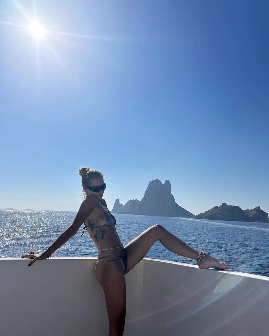 0821 Rita Ora Hot Shots In Ibiza 10