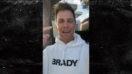 011222_tom_brady_kal_1