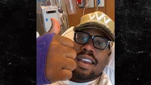 Von Miller In Good Spirits After ACL Surgery, 'Don't Feel Sorry For Me'