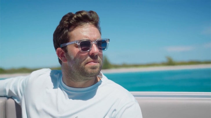 102225_fyre_festival_2_trailer_kal-v2