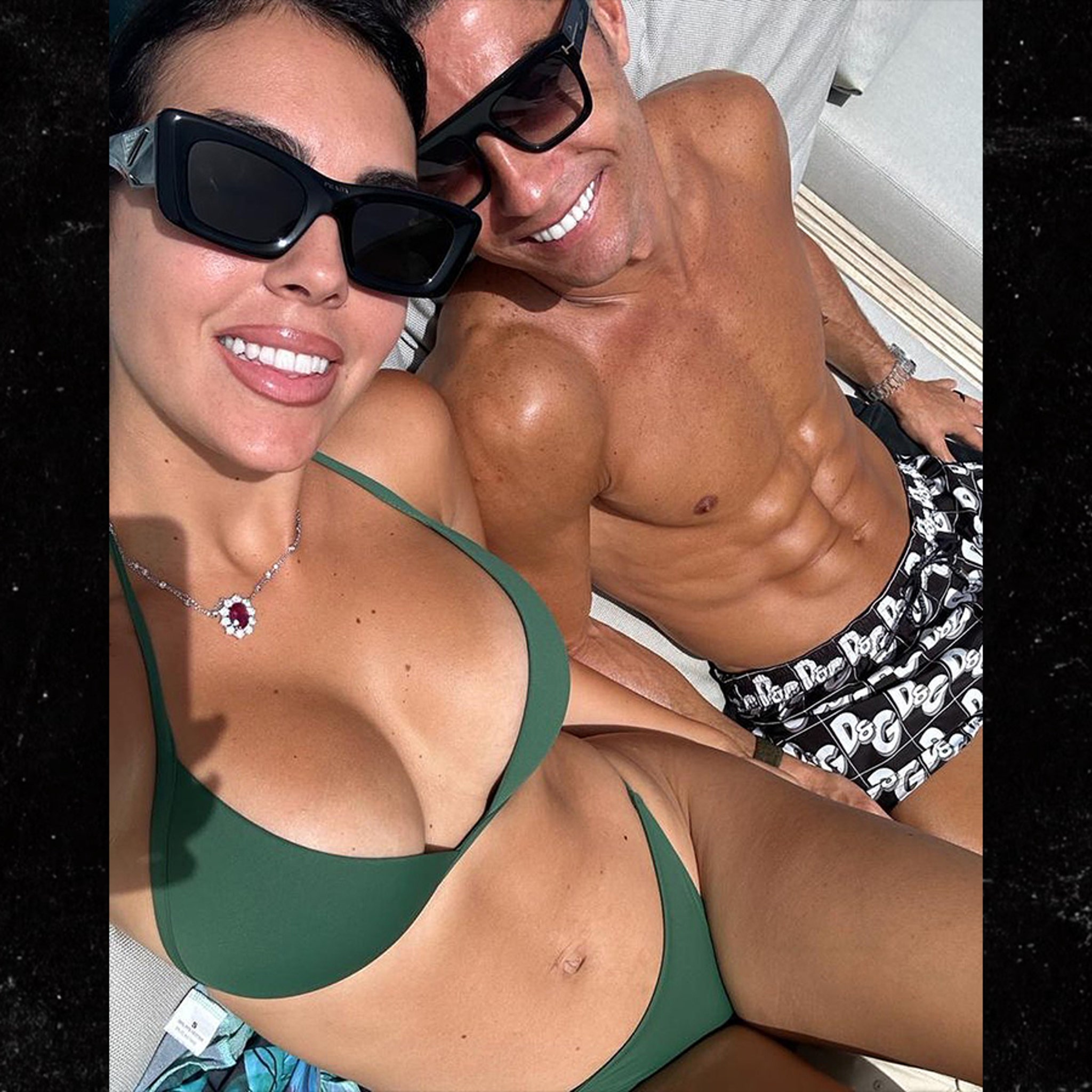 Cristiano Ronaldo, Georgina Rodriguez Show Off Toned Bodies On Yacht  Vacation