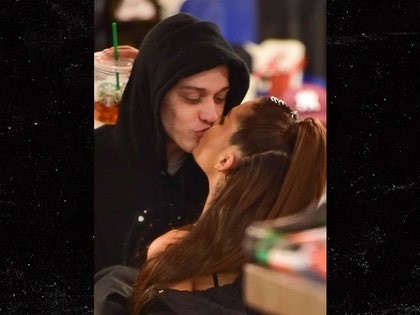 628-ariana-grande-pete-davison-backgrid03