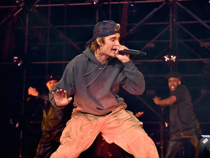 Justin Bieber's Performance Pics