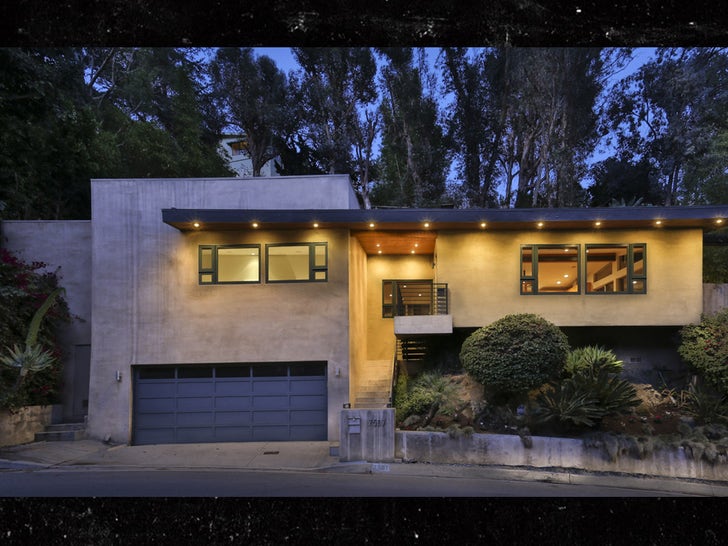 Jonathan Rhys Meyers Sells Hollywood Hills Home