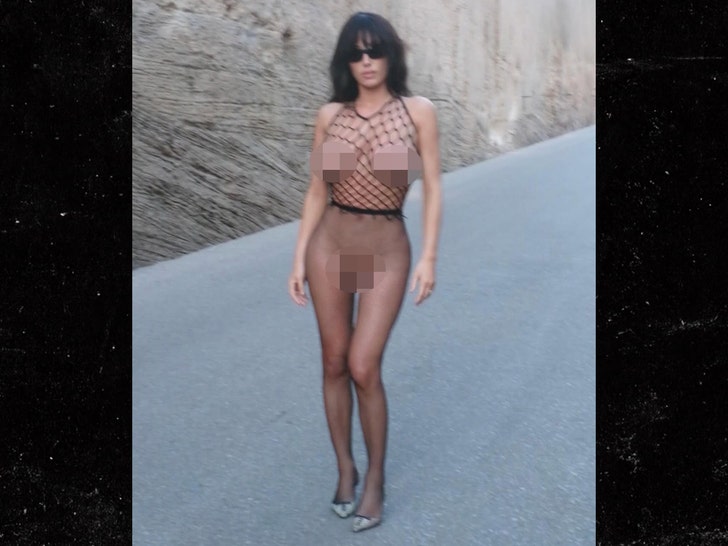 bianca-censori-instagram-2