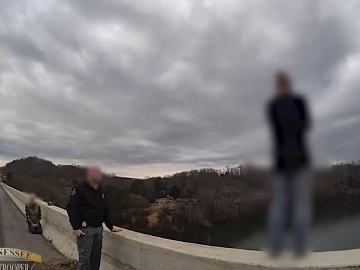 122925_woman_bridge_jump_2206571