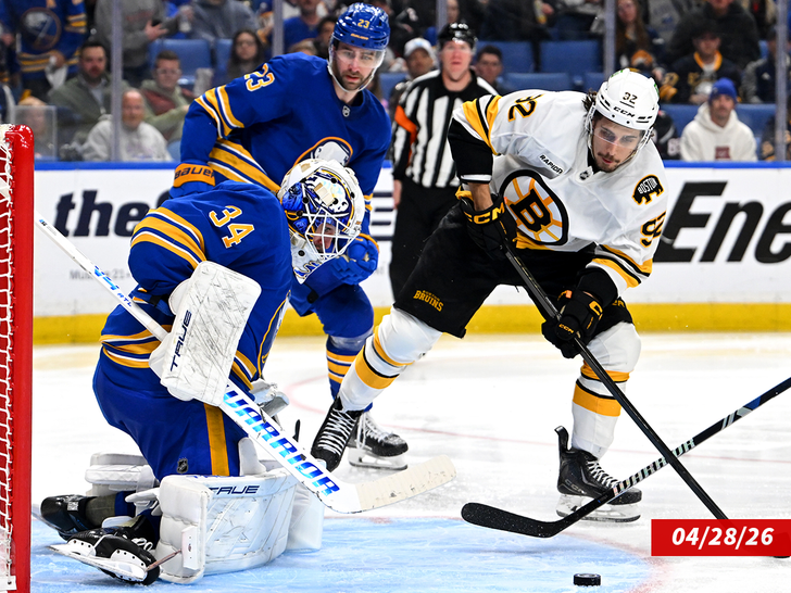 bruins sabres sub getty