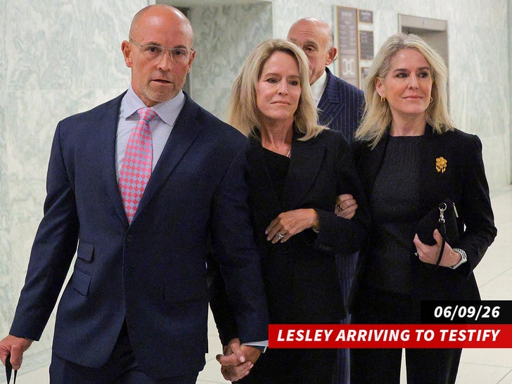 Lesley groff arriving to testify getty 2