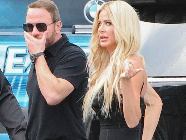 0827-Kim-Zolciak-Kash-Dinner-SUB-2