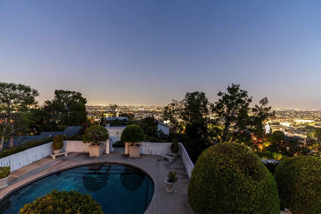 Richard Simmons Hollywood Hills New Photos 38