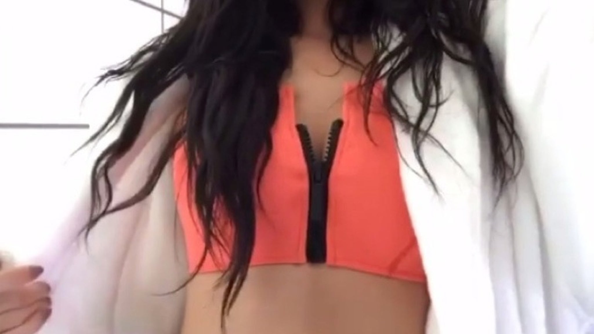 Kylie Jenner S Behind The Scenes Bikini Snaps