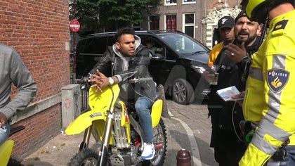 061016_chris_brown_busted_3720447