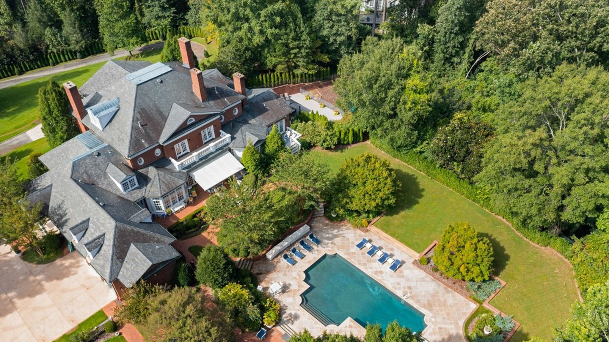 Mariah Carey s Massive Atlanta Home Hits The Market