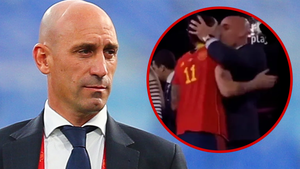 Spain Soccer Prez Luis Rubiales Says He's Not Resigning Amid Kiss Scandal