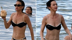 0822-Katy-Perry-Bikini-Miami-PRIMARY