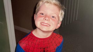 1020-Alex-Warren-Cute-Kids-hero