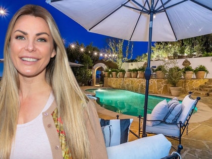 main-crystal-hefner-gallery-launch-getty-Daniel-Dahler-1