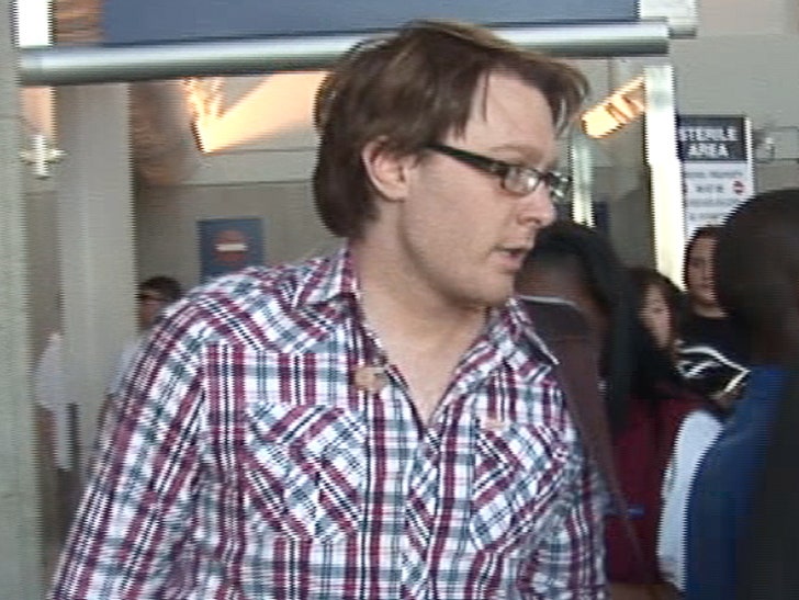 Ungrateful Clay Aiken -- Trashes 'American Idol' :: 0106-clay-aiken-tmz-2