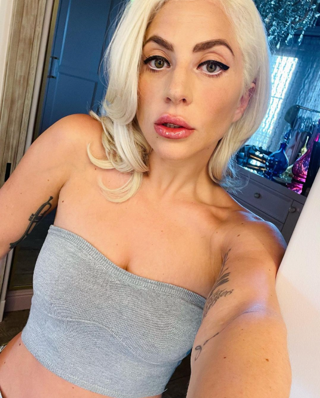 0327 Lady Gaga Hot Shots 1