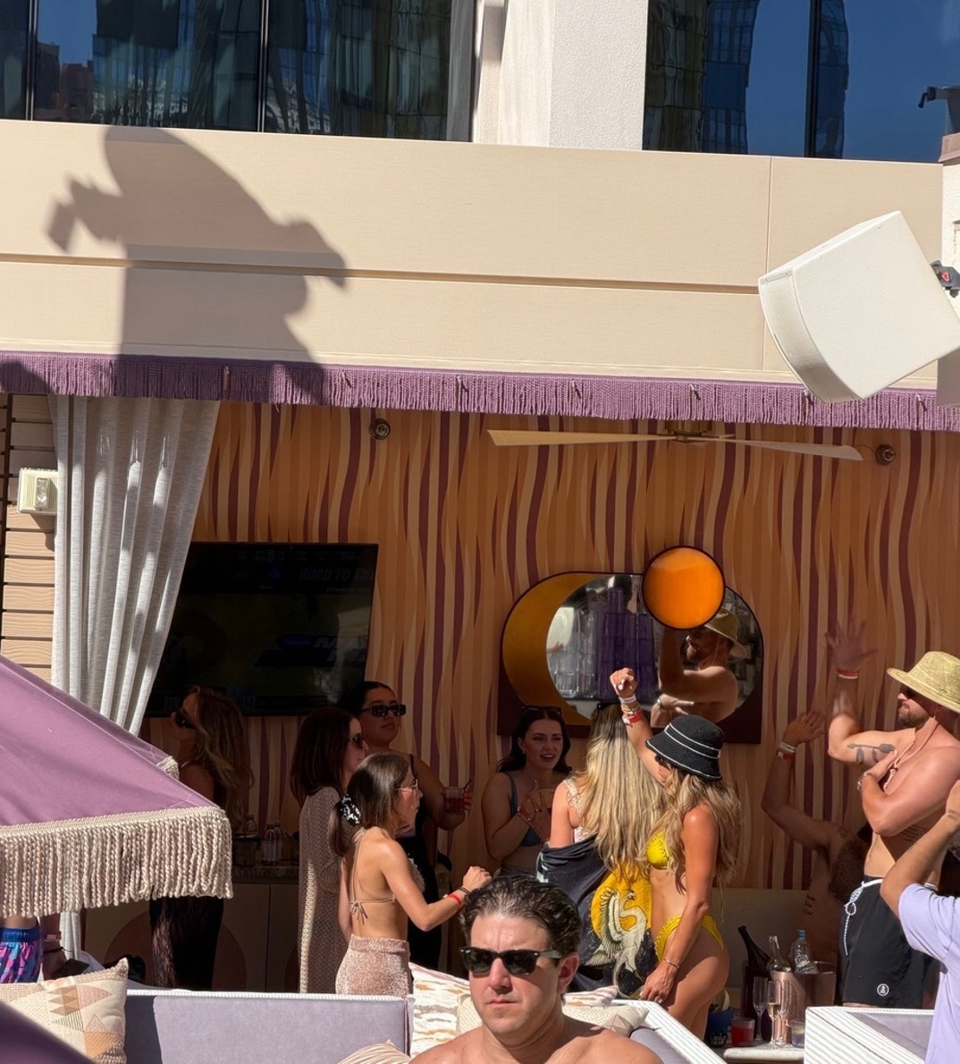 Haley And Hanna Cavinder Twins Marquee Day Club 2