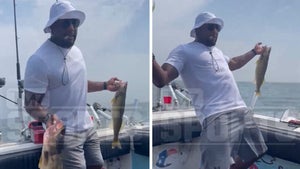 Ray Lewis Hits Iconic 'Squirrel' Dance After Catching Big-Ass Fish