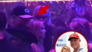 083025_eric_johnson_jessica_simpson_primary_v3