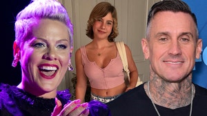 pink carey hart and willow hart getty insta 1