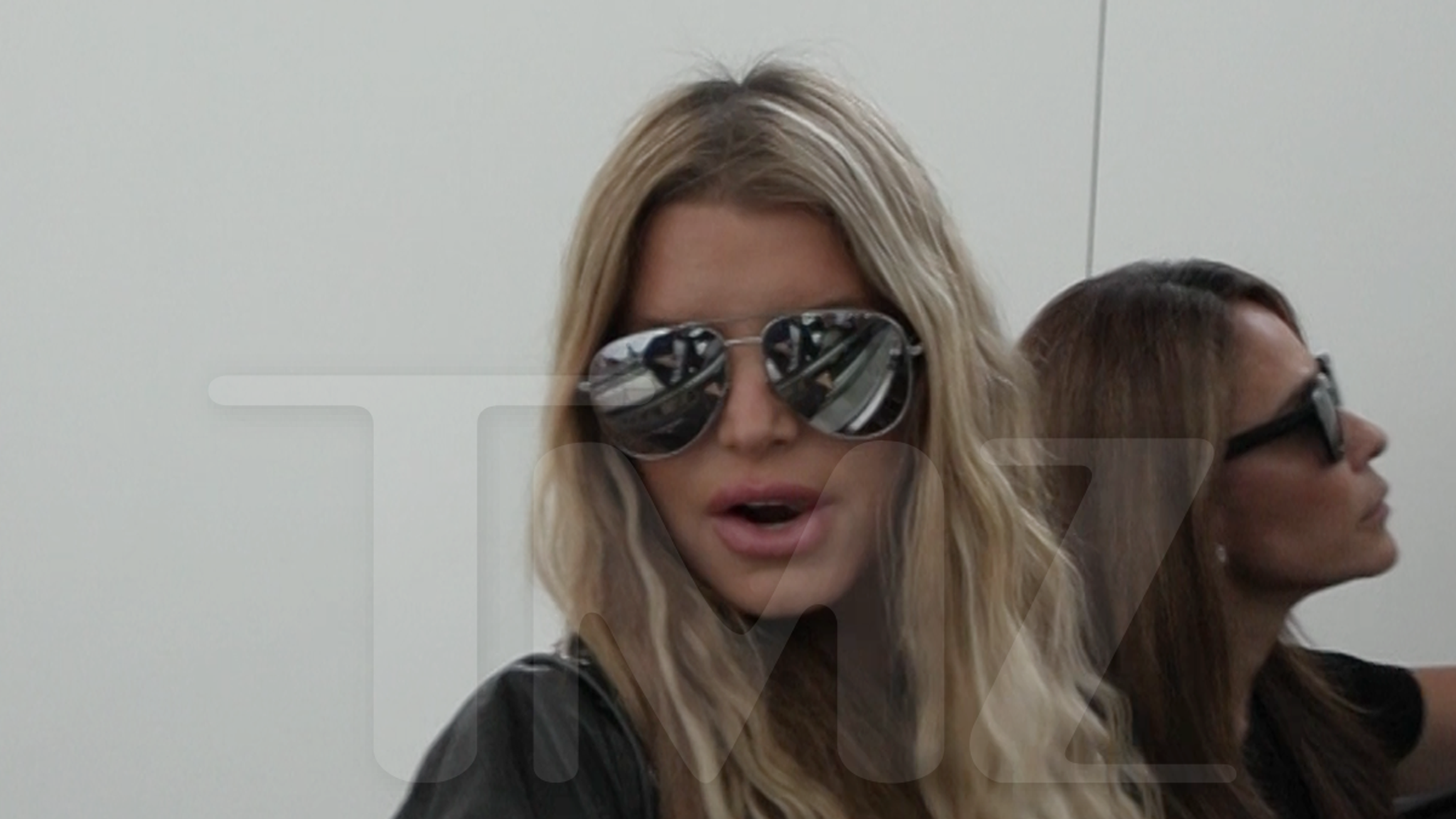 Jessica Simpson Says Her DMs Are Open, But Only For Men Who Are Verified