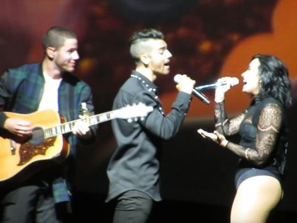 0727-nick-joe-jonas-demi-lovato-youtube-01