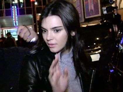 0908-kendall-jenner-tmz-01