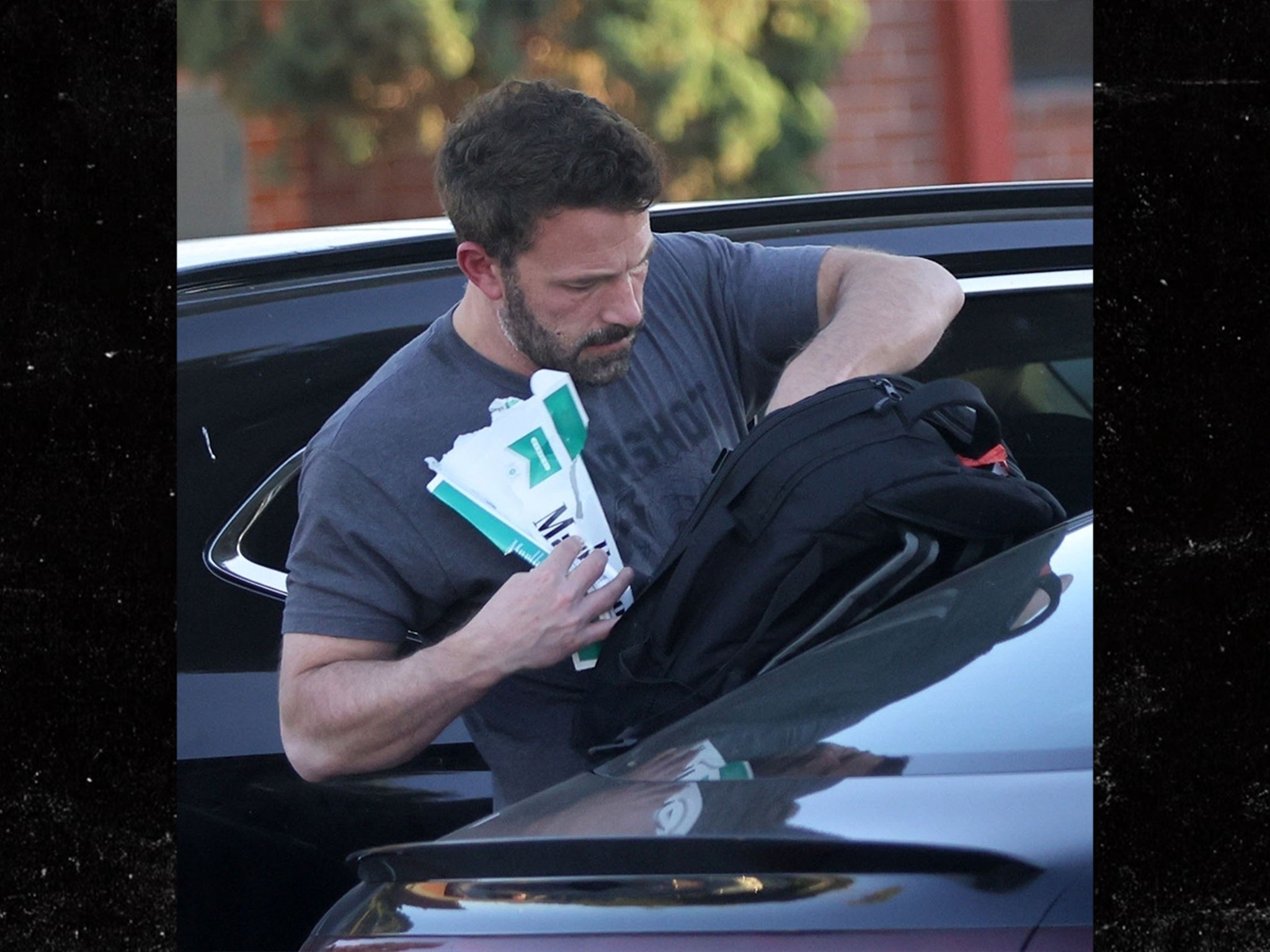does ben affleck smoke cigarettes wears wedding band while taking break on movie set Ben's Happy Place Over the