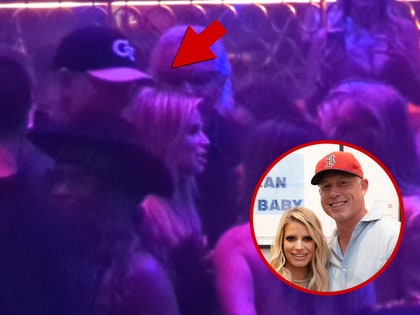 083025_eric_johnson_jessica_simpson_primary_v3