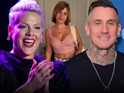 pink carey hart and willow hart getty insta 1