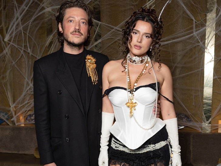 1028-Bella-Thhorne-Cumpleaños-Sub-1