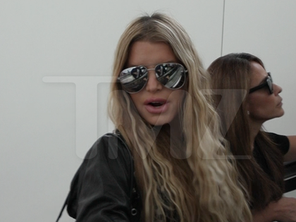 062226 jessica simpson primary
