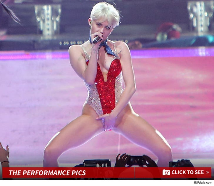 Miley's Sexy Performance Pics!