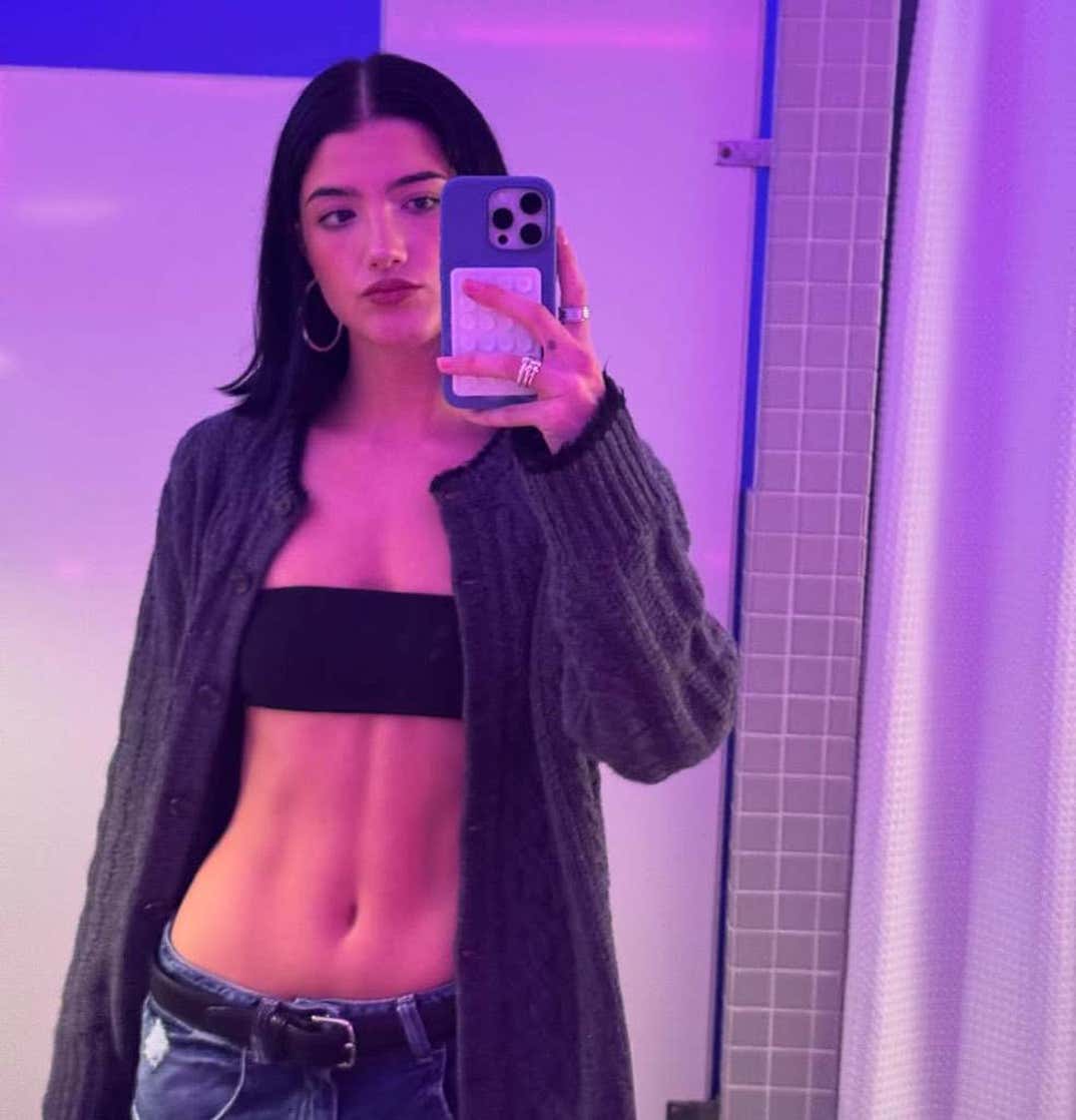 Charli D'Amelio Hot Shots 17