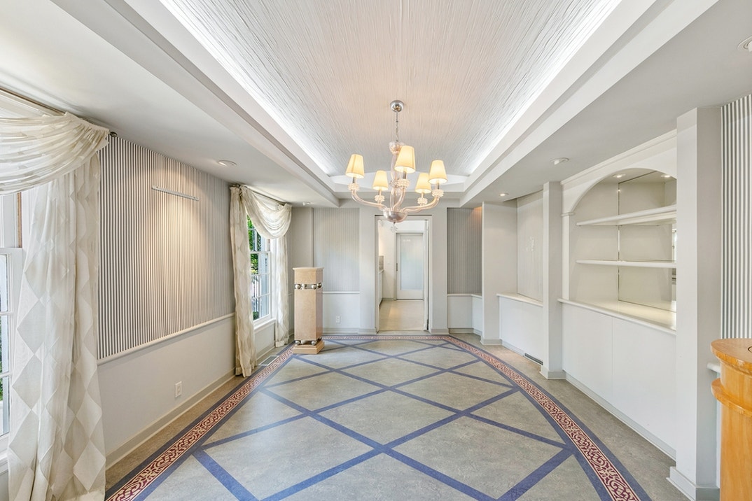 Richard Simmons Home Sale 9