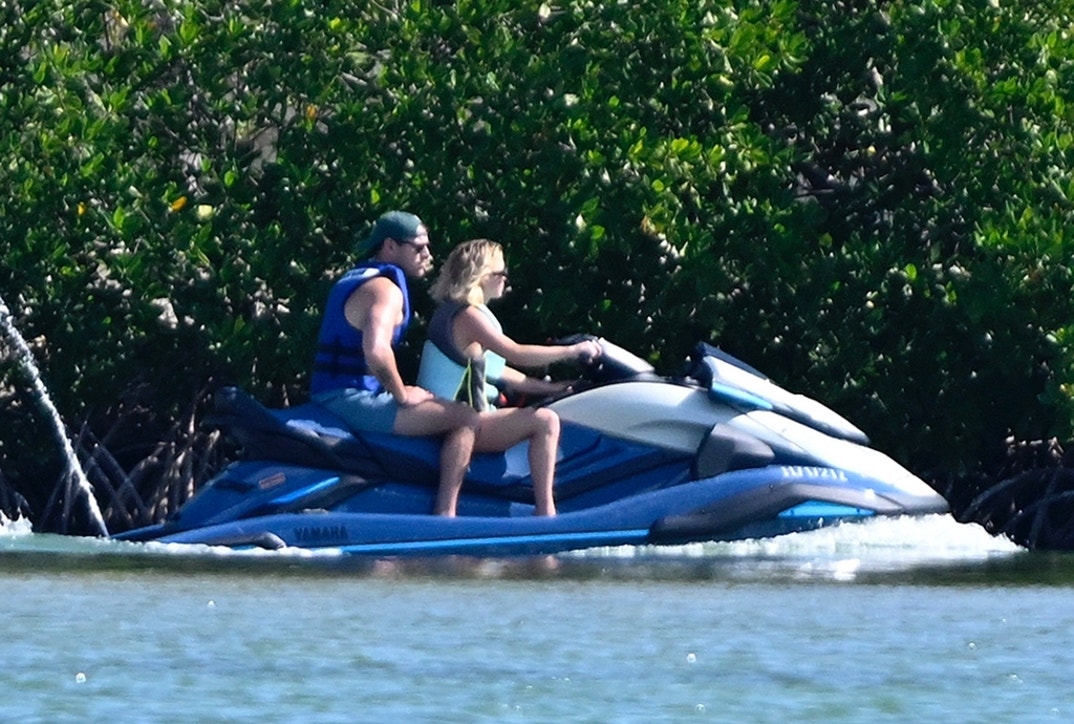 Scooter Braun Sydney Sweeney 3