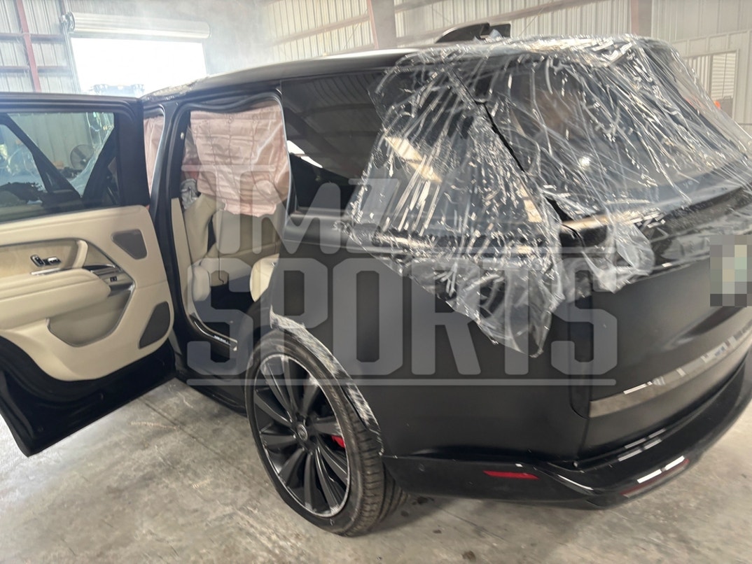 Tiger Woods Car Crash Aftermath Photos 1