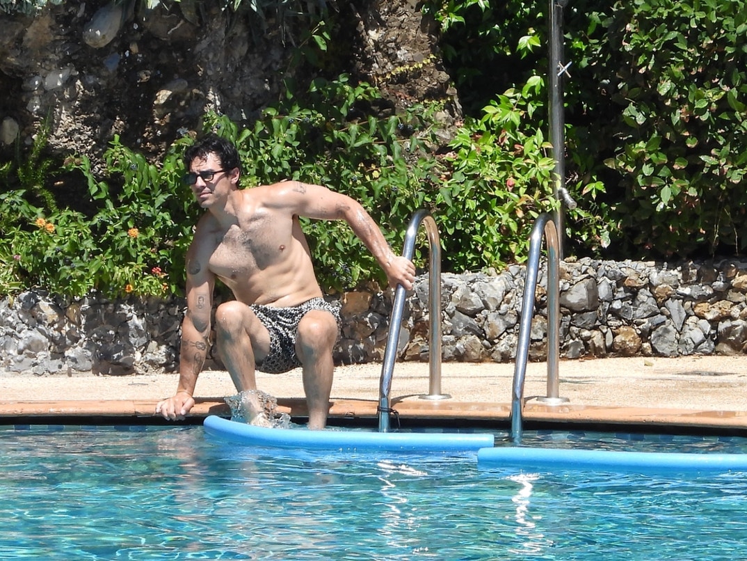 Joe Jonas Portofino 7