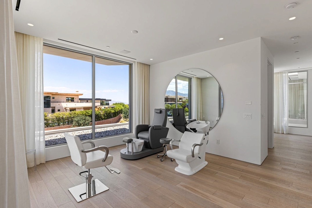 Steve Dimopoulos Home 1