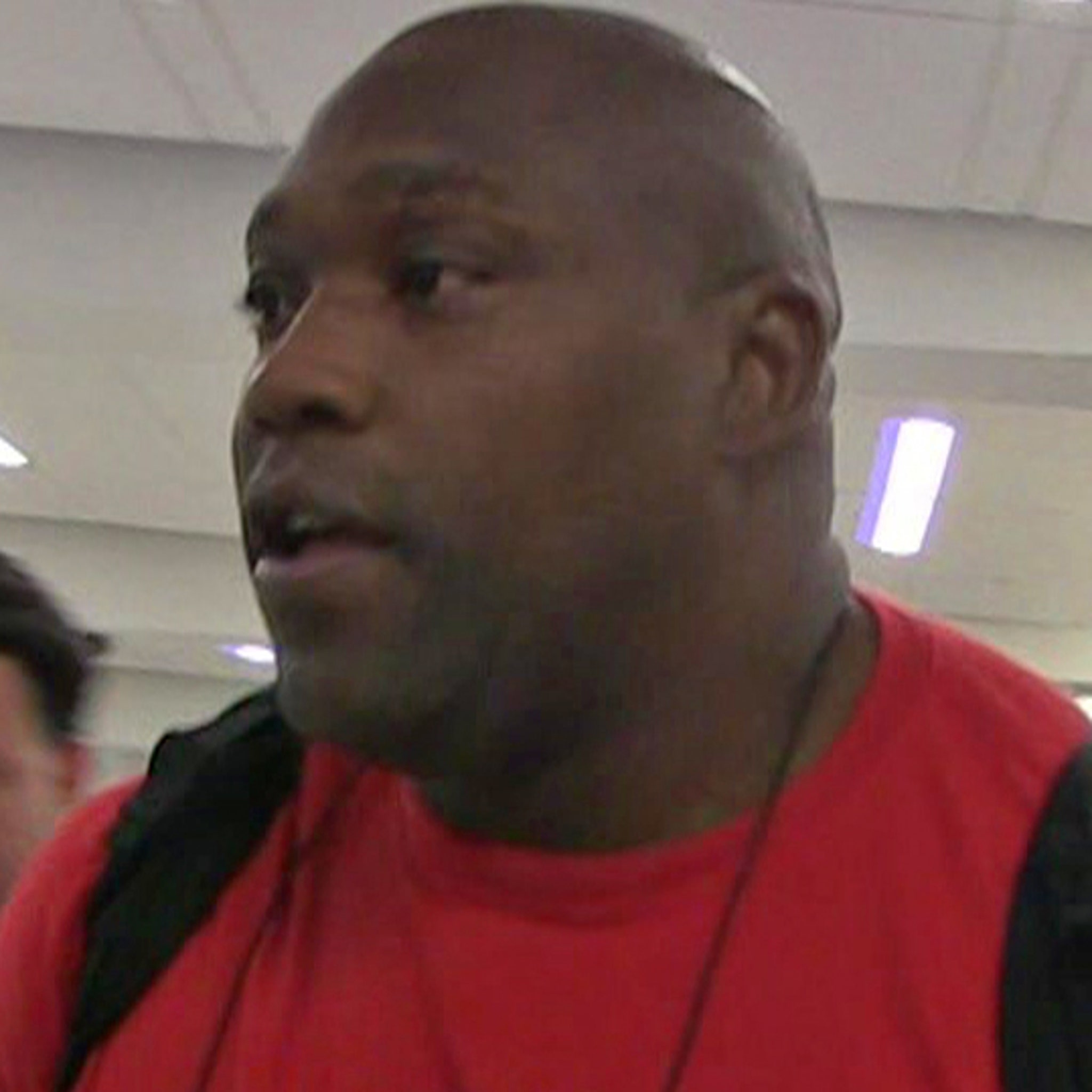 Hall of Fame NFL player Warren Sapp experiencing memory loss, will donate  brain 