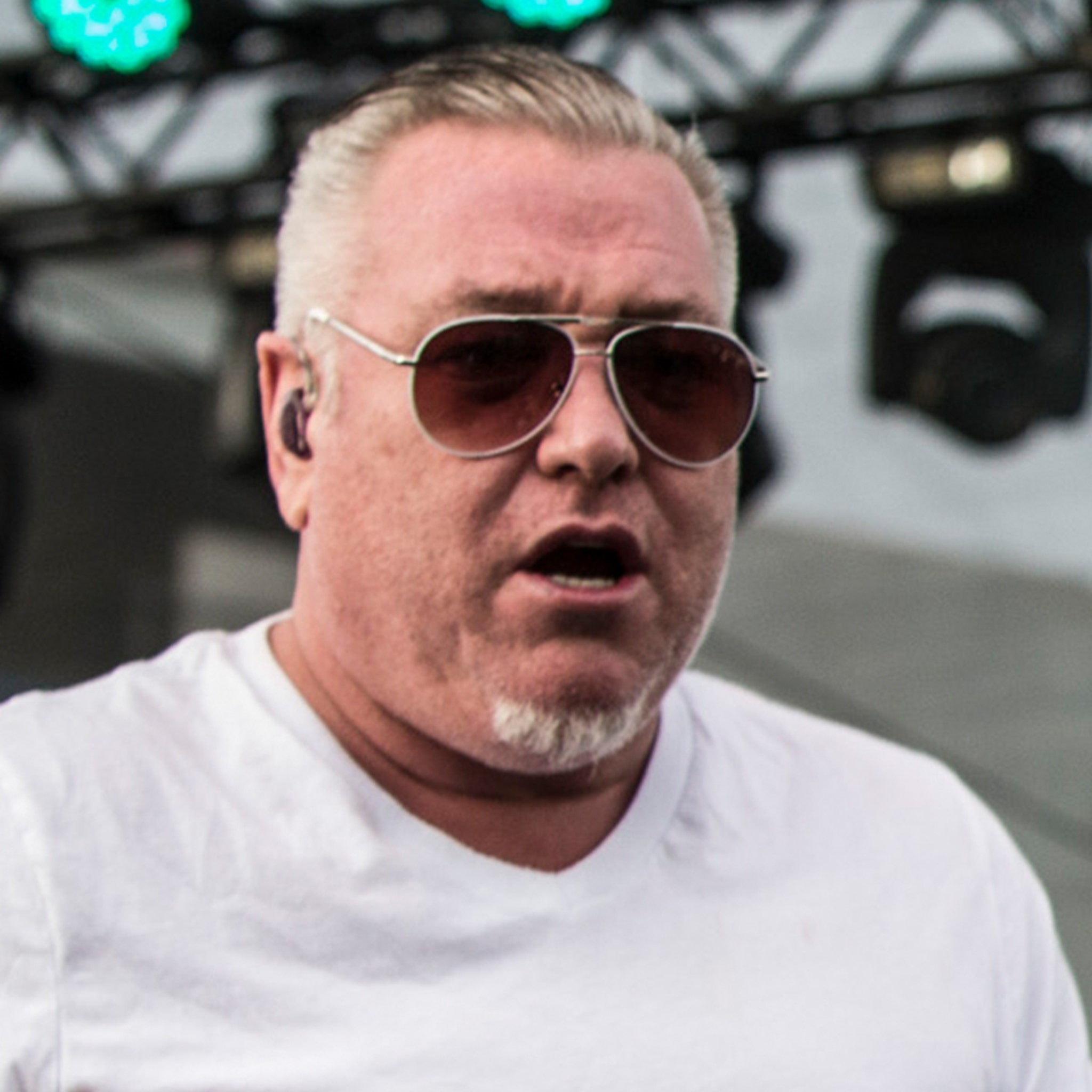 Smash Mouth Singer S Fiancee Seeks Restraining Order Over Threats