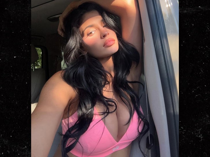 0731-Kylie-Jenner-Pretty-In-Pink-Athleisure-Sub1