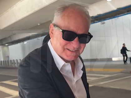 011326 stelllan skarsgard primary