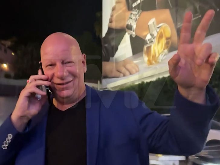 031626_tmz_comedy_crawl_ross_primary